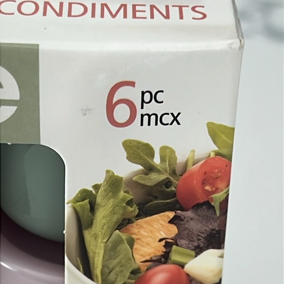 Cute.. joie Condiments Containers. - Picture 5 of 16